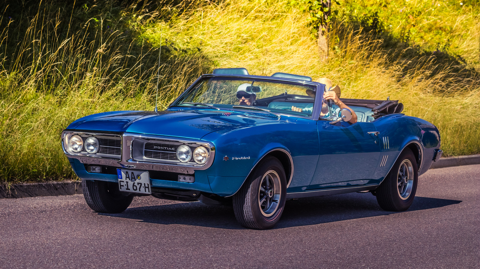 Esto es lo que convirtió al Pontiac Firebird de 1967 en un formidable competidor del Ford Mustang