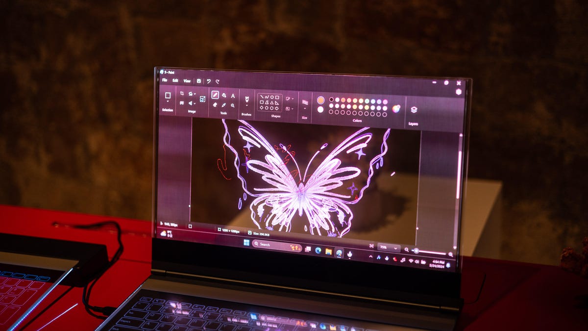 La computadora portátil transparente de Lenovo combina los mundos real y virtual
