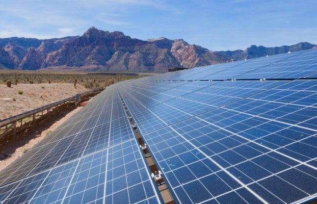 Incentivos para paneles solares de Nevada: reembolsos, créditos fiscales y más