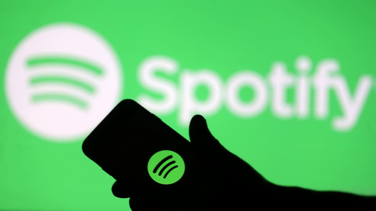 Spotify probará videos musicales completos para suscriptores premium en un posible enfrentamiento en YouTube