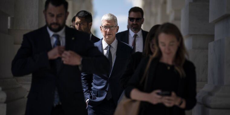 Estados Unidos demanda a Apple, alegando que monopolizó ilegalmente el mercado de teléfonos inteligentes