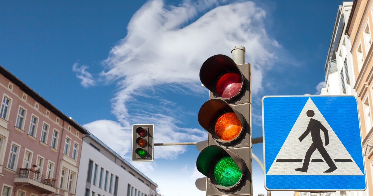 El caso de las señales de tráfico de cuatro colores