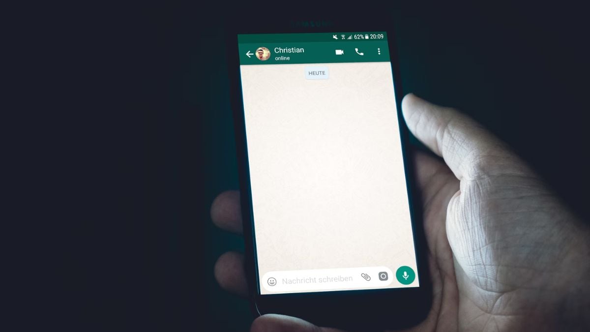 Se detectó que WhatsApp estaba trabajando en una función para transcribir notas de voz en la última versión beta de Android