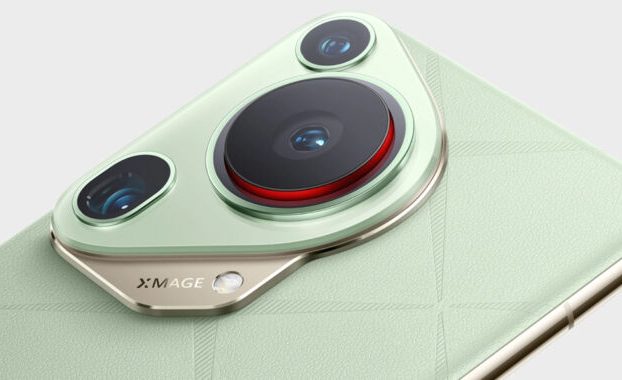 El teléfono Huawei tiene una lente de cámara emergente, como una cámara de apuntar y disparar