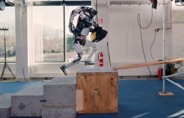 Adiós, Atlas: Boston Dynamics se despide de su icónico robot con carrete de momentos destacados y bloopers