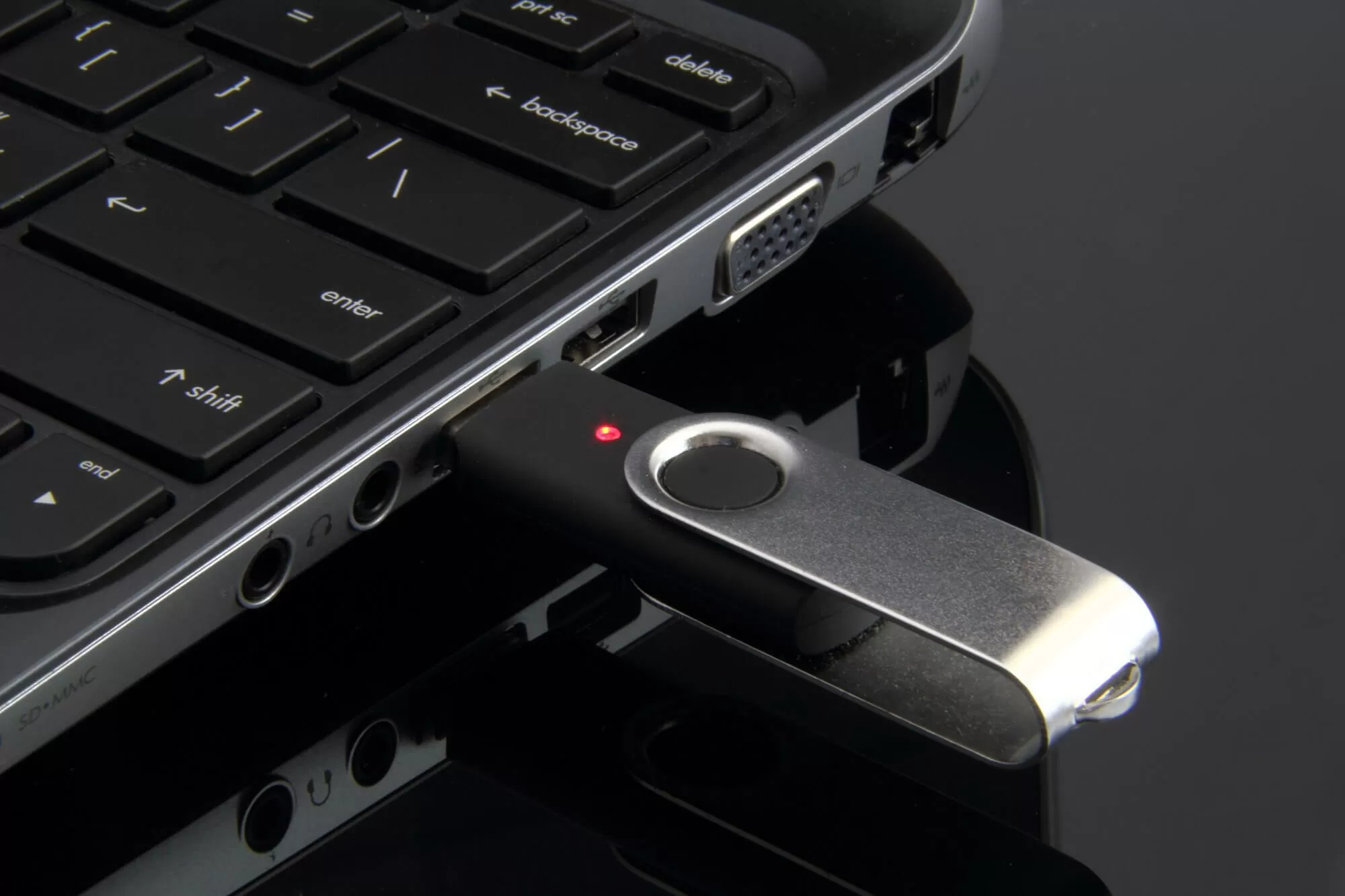Millones de dispositivos siguen siendo vulnerables al gusano USB abandonado que continúa propagándose por todo el mundo