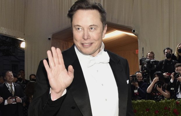 Según Elon Musk, Tesla se está poniendo «absolutamente dura» con respecto a más despidos