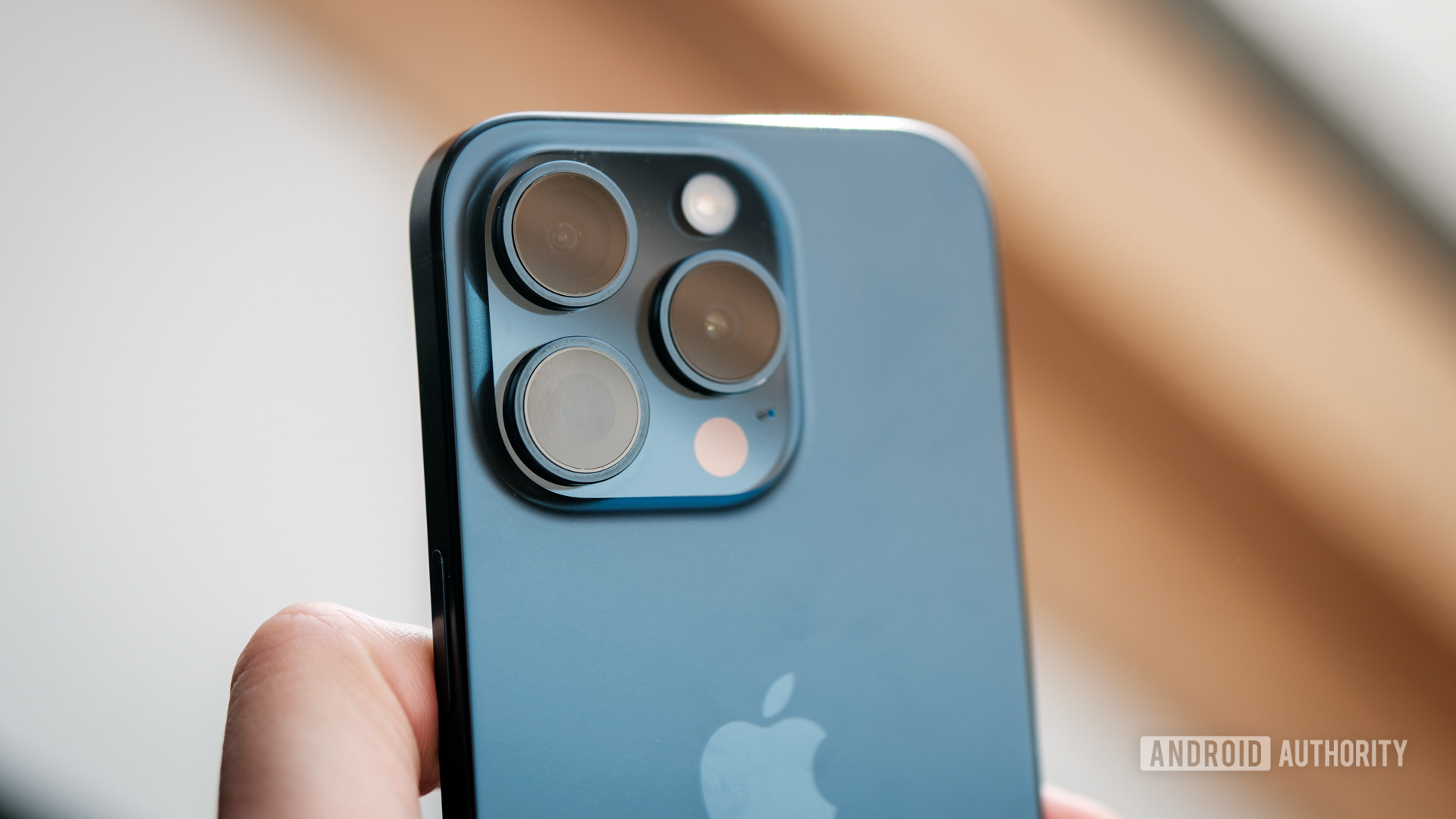 El iPhone 16 Pro Max podría tener nuevas cámaras principal y ultra ancha
