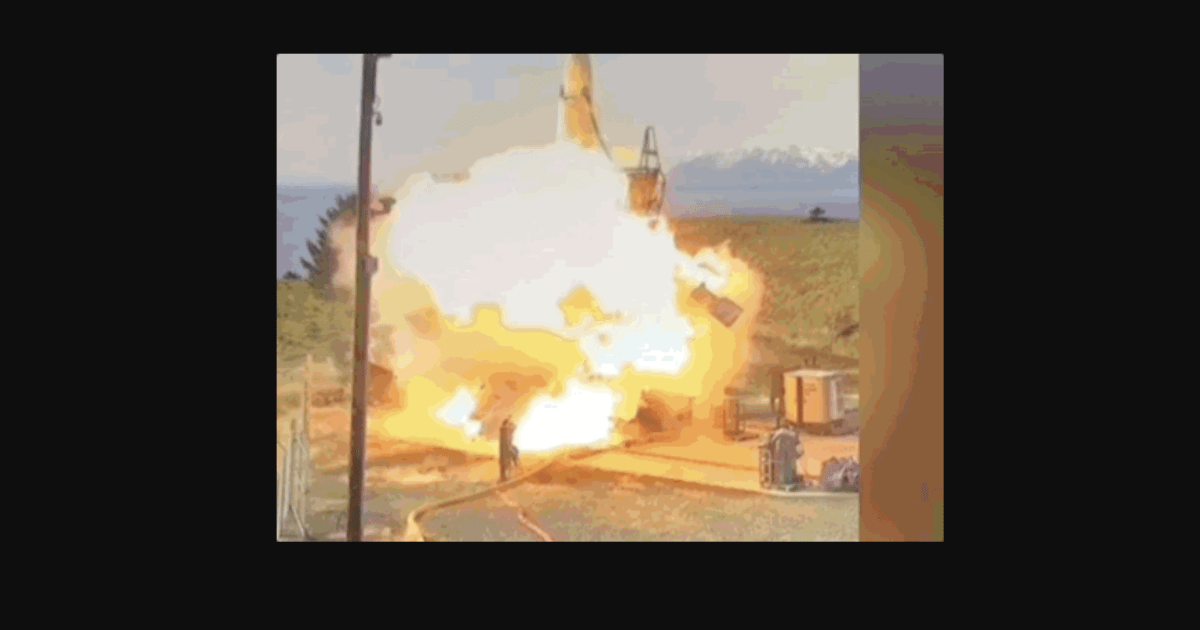 Imágenes de 2020 muestran la explosión del cohete Astra durante las pruebas previas al lanzamiento
