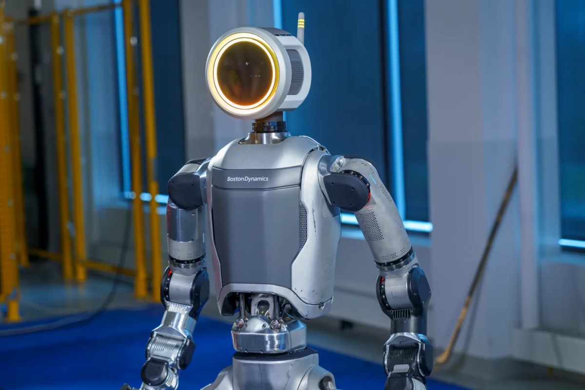 Boston Dynamics presenta un nuevo robot, controversia sobre MKBHD y despidos en Tesla