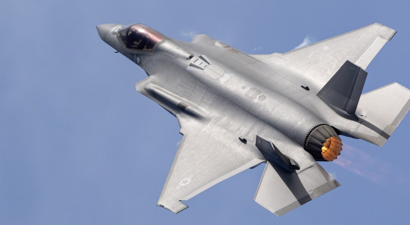 Los costos de mantenimiento del F-35 se disparan incluso cuando se reducen las horas de vuelo, dice GAO