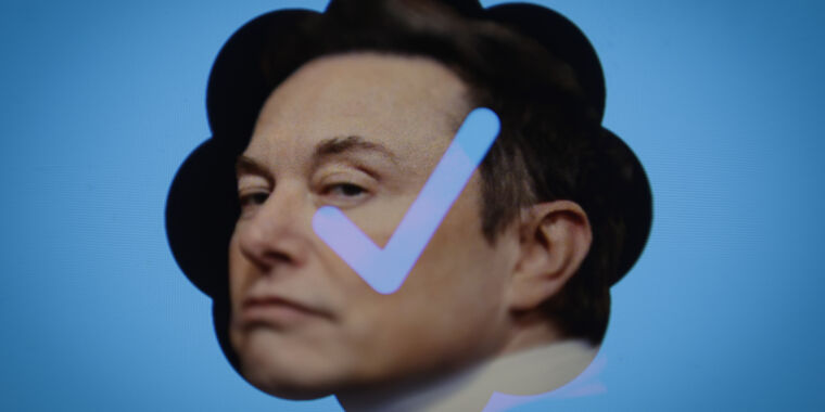 La X de Elon Musk dejará de permitir a los usuarios ocultar sus cheques azules