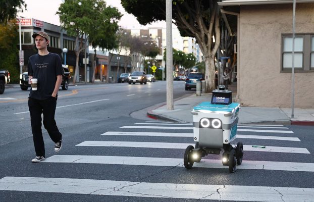 Serve Robotics, respaldada por Uber y Nvidia, llega a los mercados públicos con una inversión de 40 millones de dólares