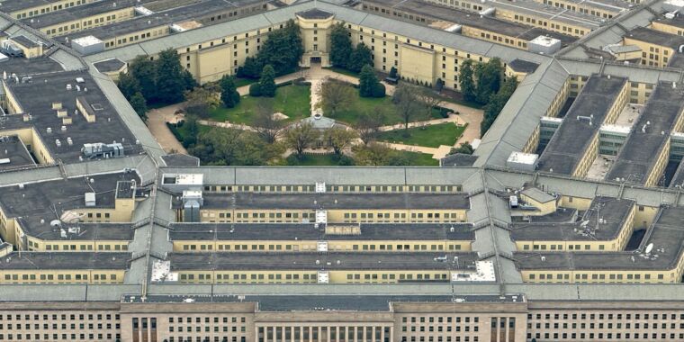 El Pentágono pide una mayor integración entre el espacio militar y comercial
