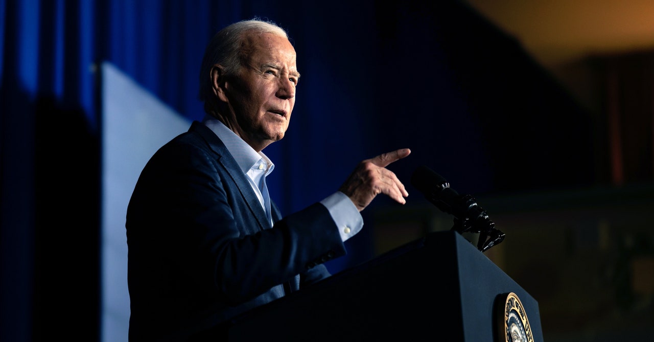El presidente Biden firma un proyecto de ley que podría prohibir TikTok