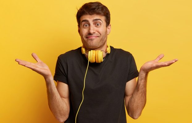 7 mitos populares sobre los audífonos desmentidos