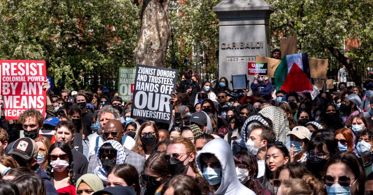 No, una figura oscura no está comprando tiendas de campaña para los estudiantes que protestan en Columbia