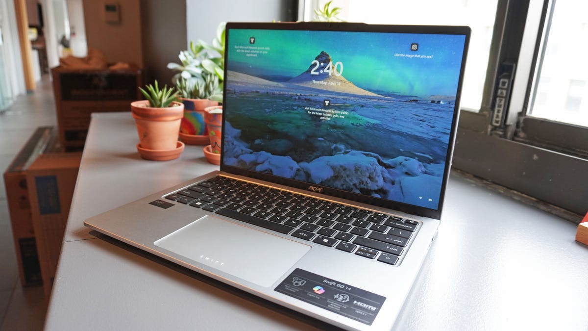 Esta computadora portátil Acer tiene una función revolucionaria para los medios y su precio es igual de bueno