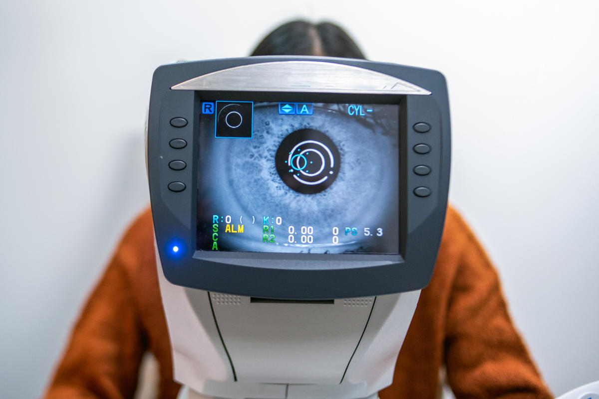GPT-4 tuvo un rendimiento cercano al nivel de los médicos expertos en evaluaciones oculares