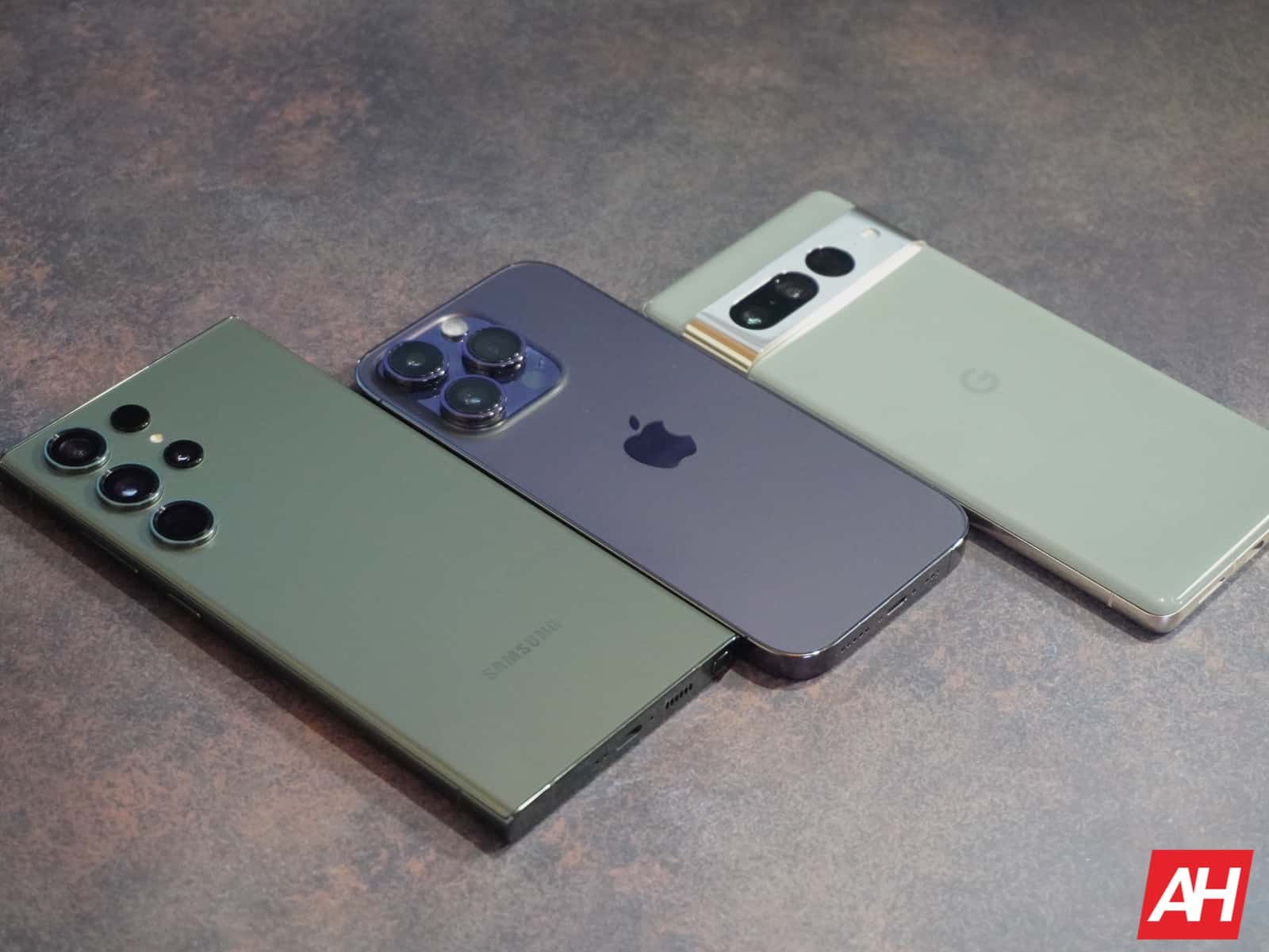 9 de cada 10 teléfonos inteligentes más vendidos en el tercer trimestre de 2024 provienen de Apple y Samsung