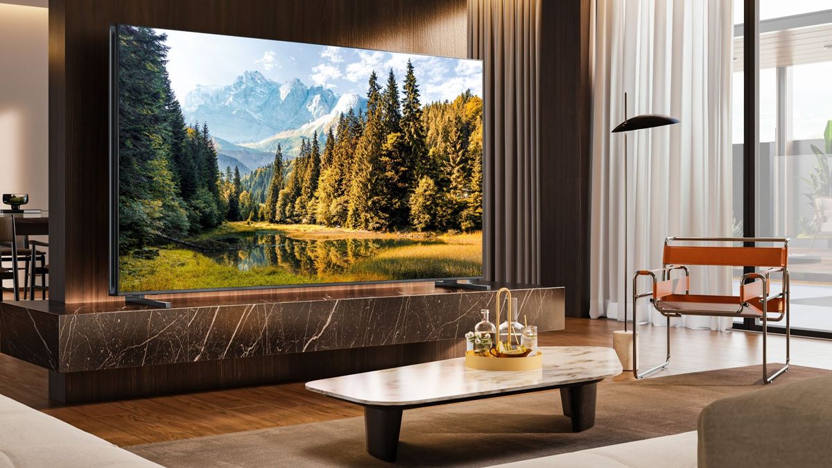 El nuevo televisor mini-LED de 5000 nits de Hisense es tan brillante que es posible que necesites usar cortinas
