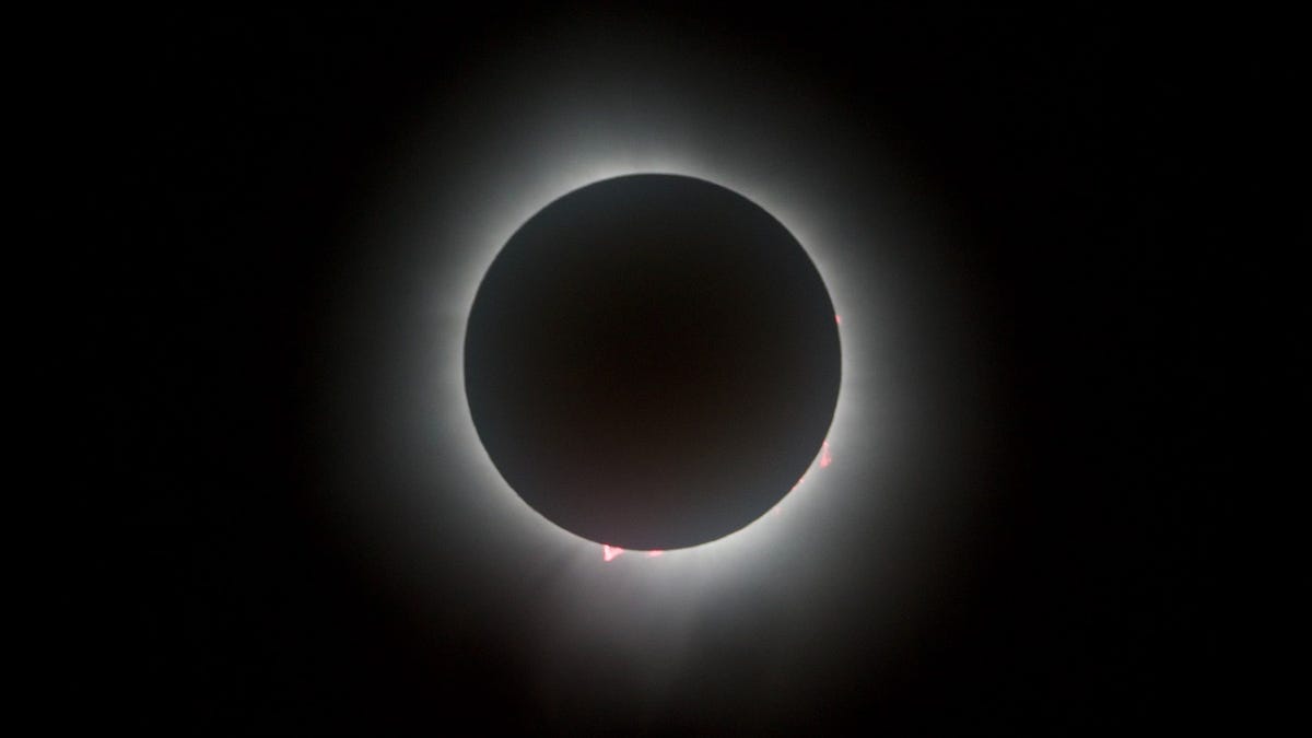 Capturé el eclipse solar de 2024, desde el primer contacto hasta la totalidad.  Aqui estan las fotos