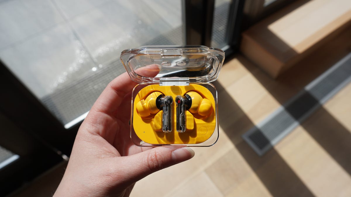 Los nuevos audífonos de $99 de Nothing son los más elegantes que he probado (y casi perfectos)
