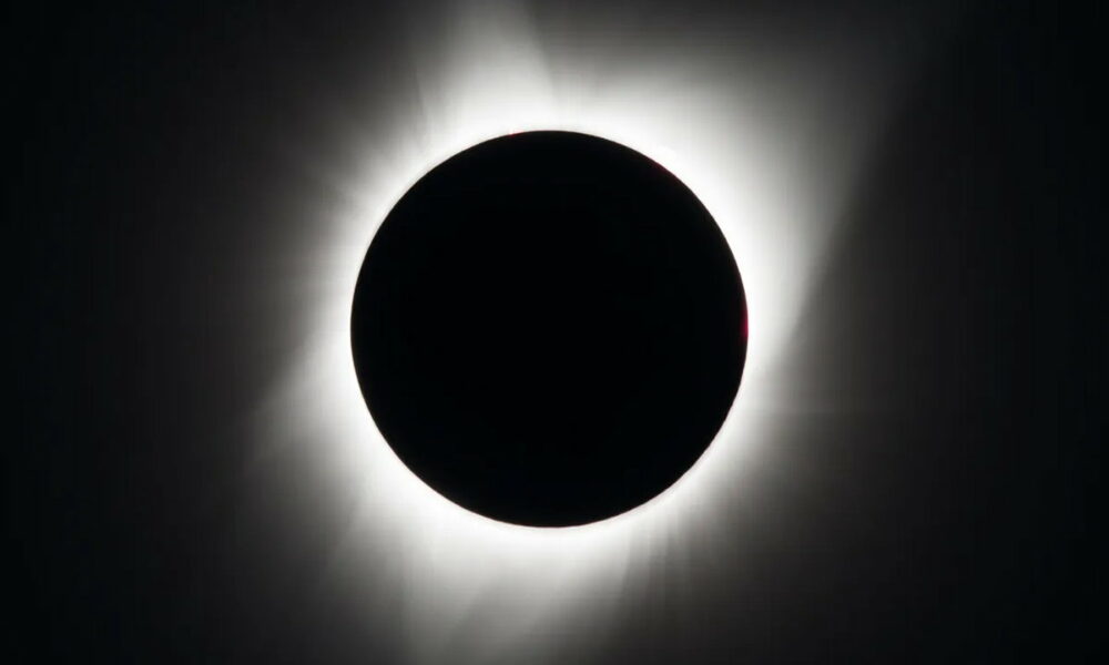 Cómo seguir el eclipse solar total de 2024