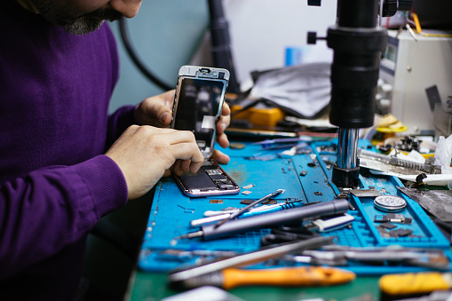 Apple permitirá la reutilización de piezas del iPhone para reparaciones, con una pega notable