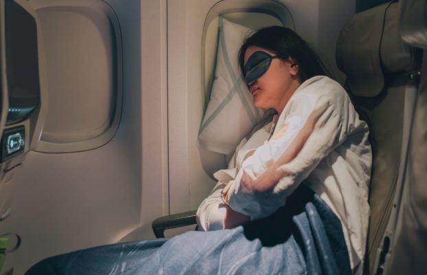 Adiós, Jet Lag: duerme mejor mientras viajas con estos 7 consejos