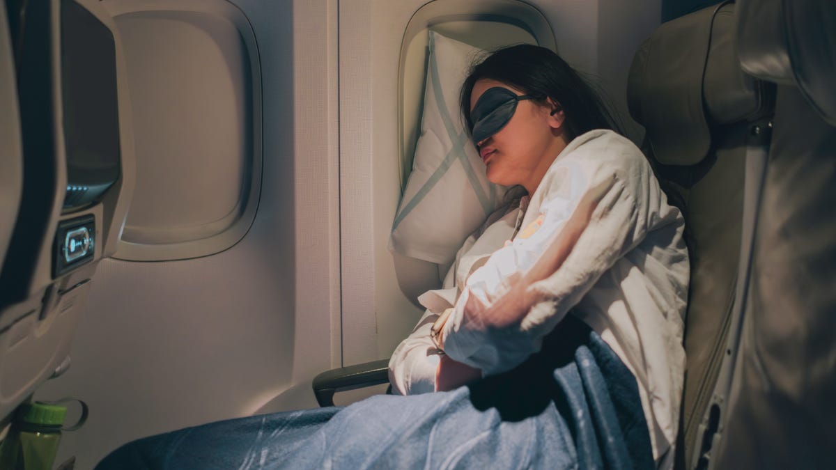 Adiós, Jet Lag: duerme mejor mientras viajas con estos 7 consejos