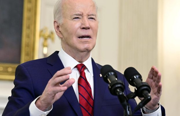 El presidente Biden firma un proyecto de ley que podría prohibir TikTok: lo que debe saber