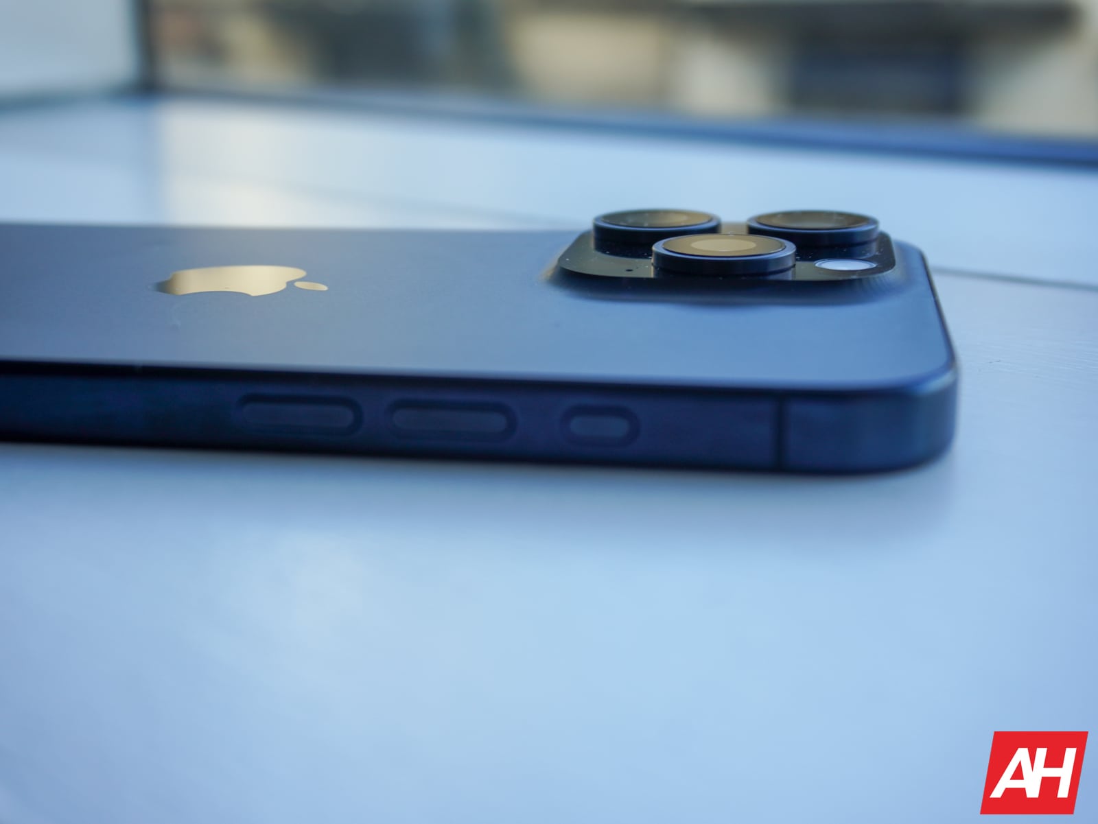 La falta de IA del iPhone 16 podría provocar una caída en las acciones de Apple
