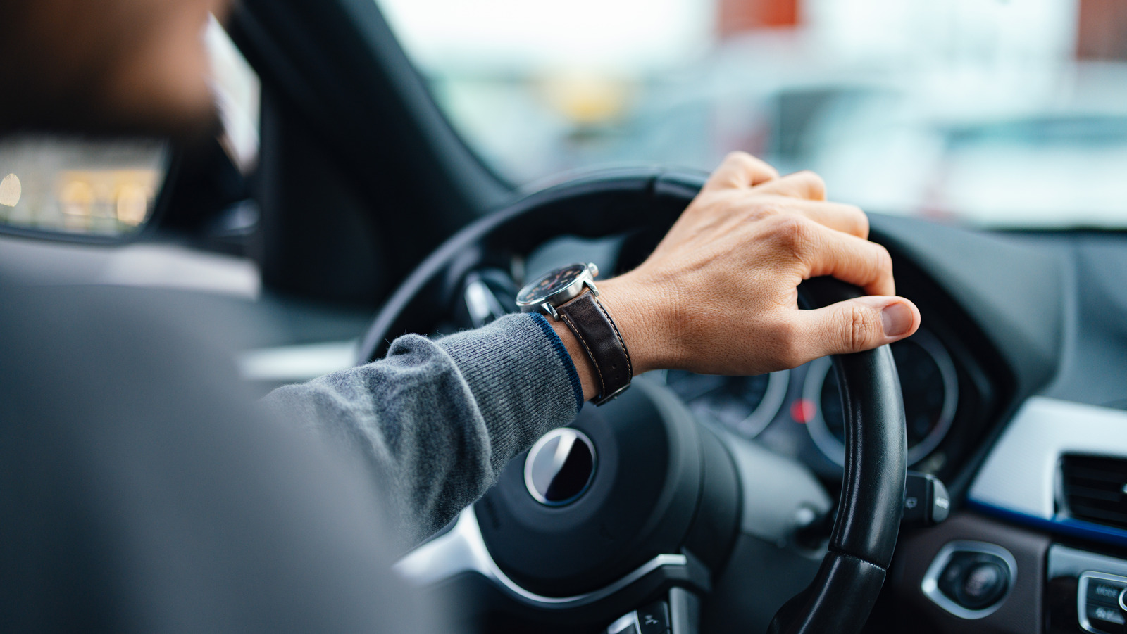 Consejos y trucos para limpiar el volante de su automóvil