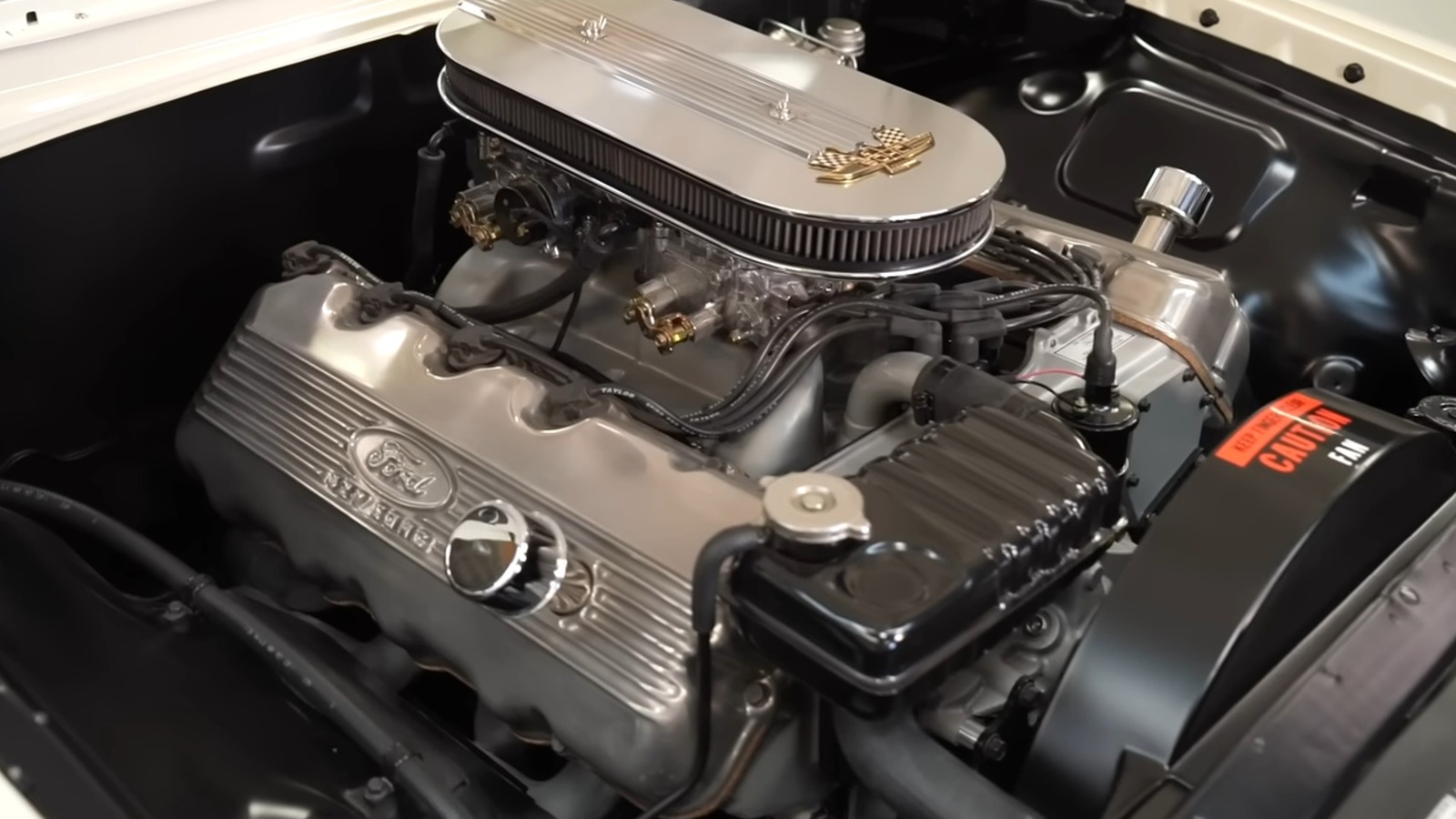 Todo lo que hay que saber sobre el legendario motor 427 SOHC de Ford
