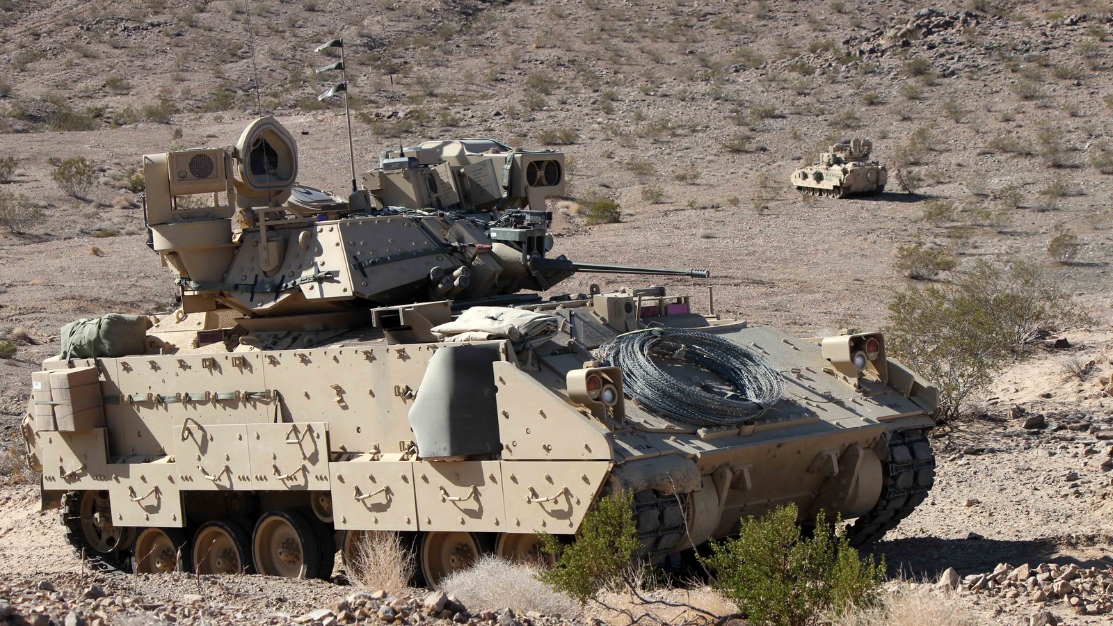 Esto es lo que puede hacer el nuevo sistema de protección activa ‘Iron Fist’ del ejército en el M2 Bradley