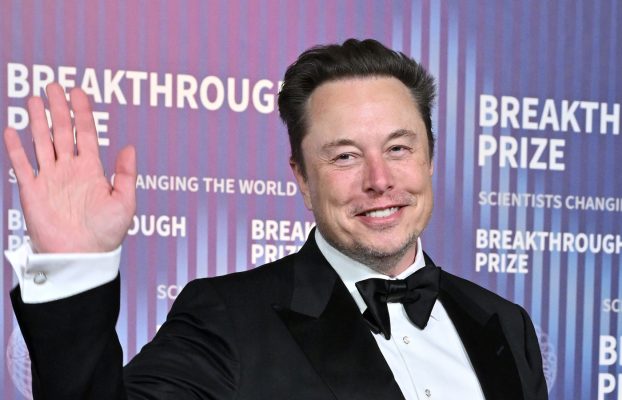 Elon Musk aclara los planes de supercargador de Tesla mientras los despidos afectan al equipo de carga