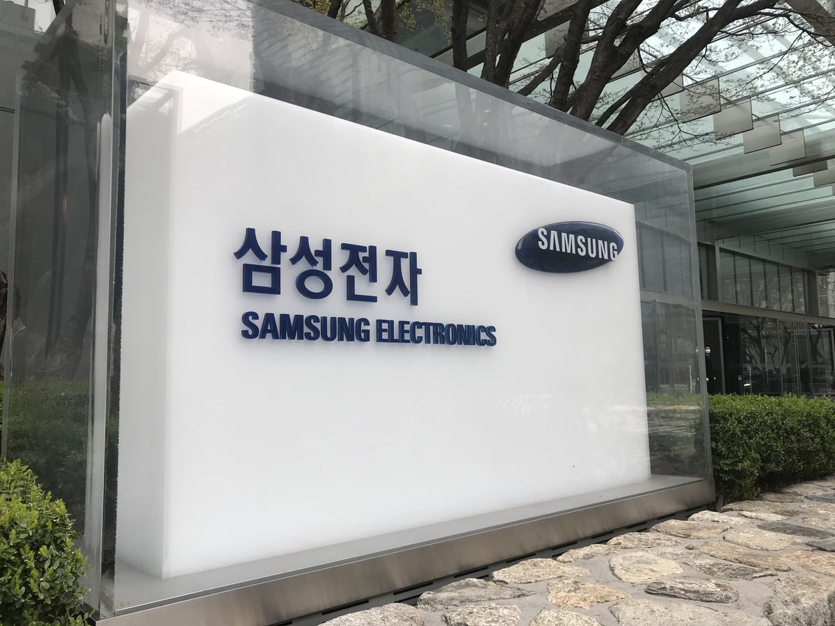 ‘Un juego de gallina’: Samsung se prepara para lanzar un nuevo chip de almacenamiento que podría popularizar los SSD de 100 TB: NAND de 430 capas superará a la competencia a medida que se intensifica la carrera por la supremacía de NAND