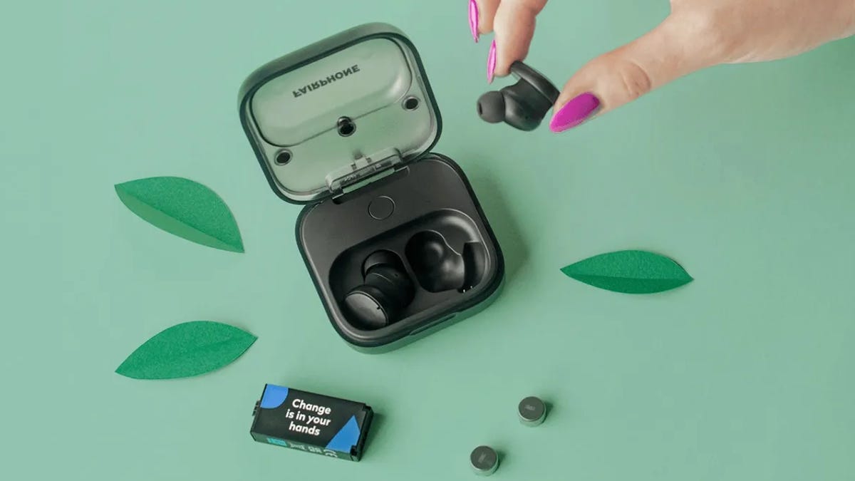 Los auriculares ‘totalmente reparables’ de Fairphone también incluyen baterías reemplazables