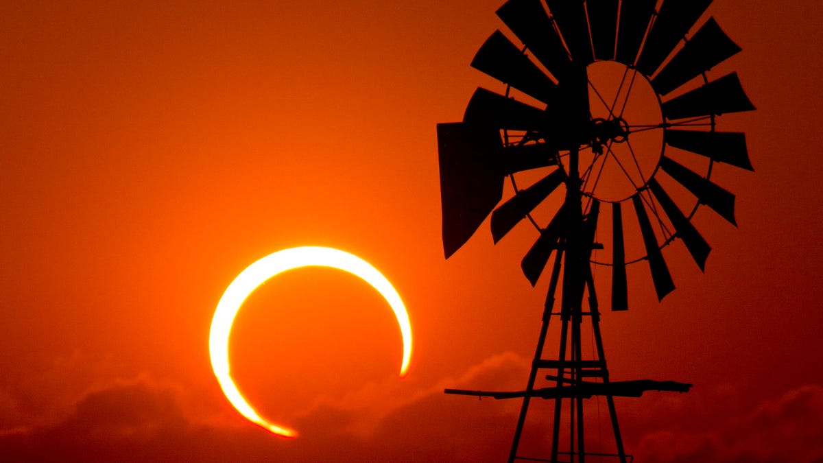 Esto es lo que el eclipse solar le hará a todos nuestros paneles solares