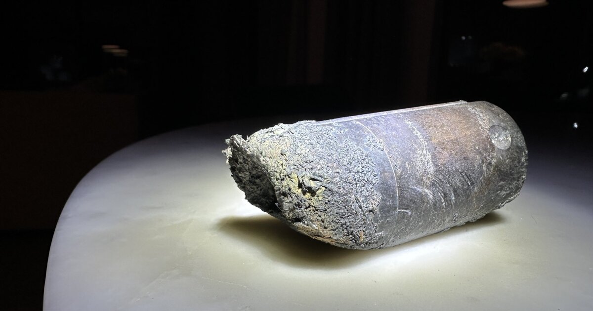La varilla de metal que atravesó una casa en Florida era basura espacial, confirma la NASA