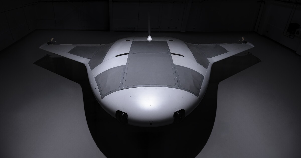 Northrop Grumman presenta el planeador submarino robótico Manta Ray