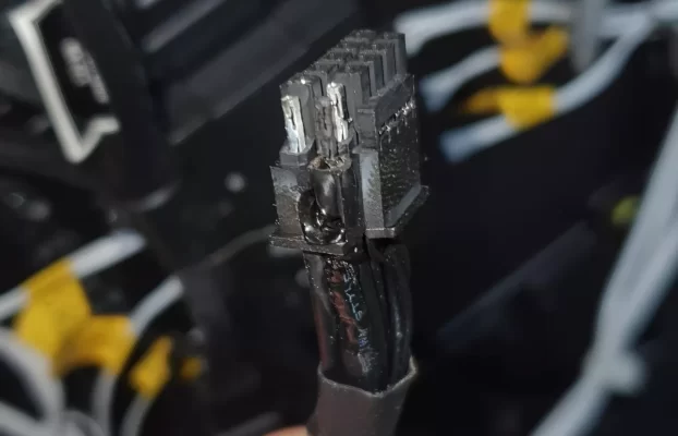 El propietario de RTX 4090 dice que su conector de alimentación de 16 pines se derritió en los extremos de la GPU y la PSU simultáneamente