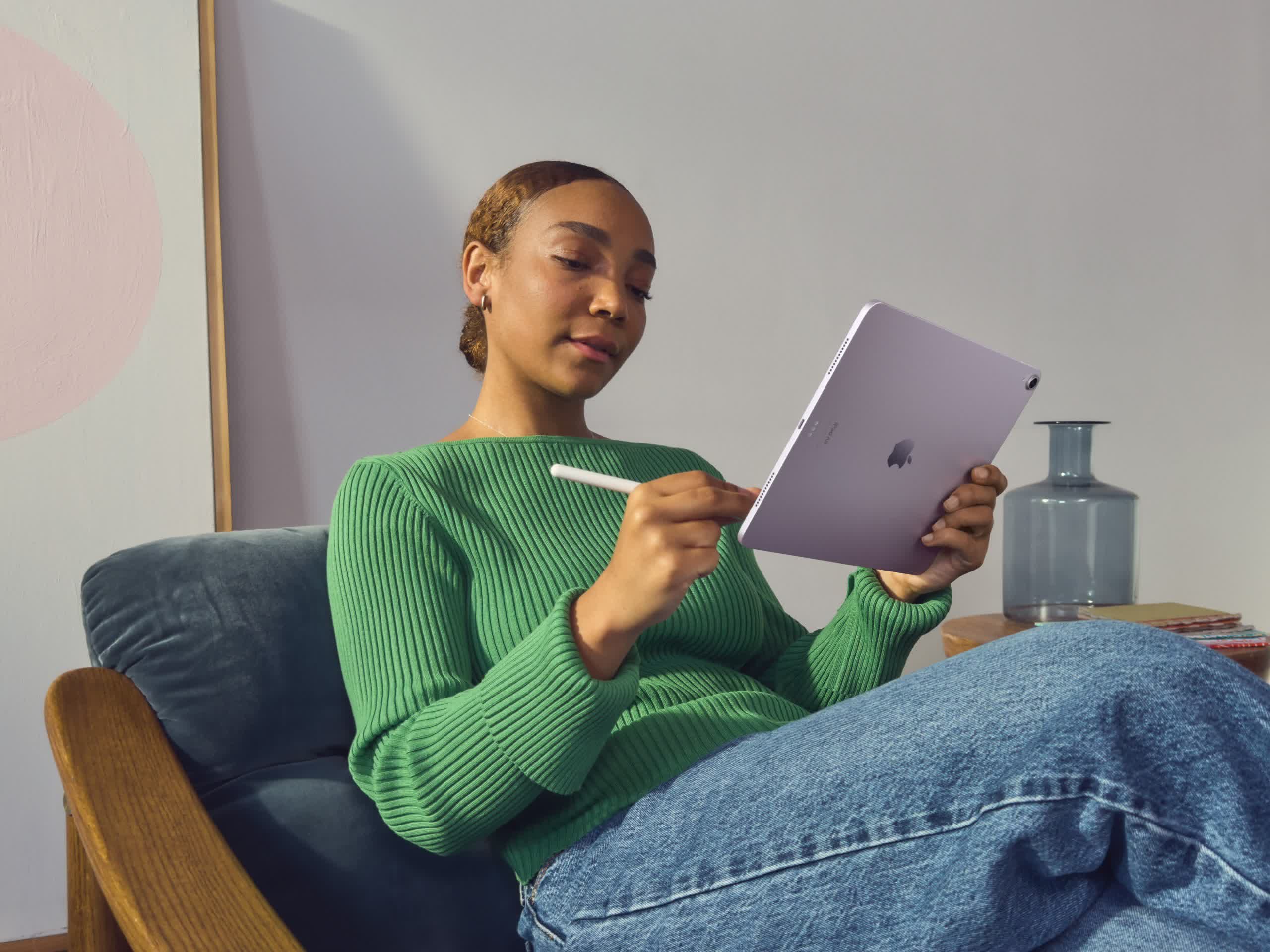 Los modelos iPad Air rediseñados de 11 y 13 pulgadas de Apple reciben procesadores M2 a medida que las ventas de tabletas comienzan a recuperarse