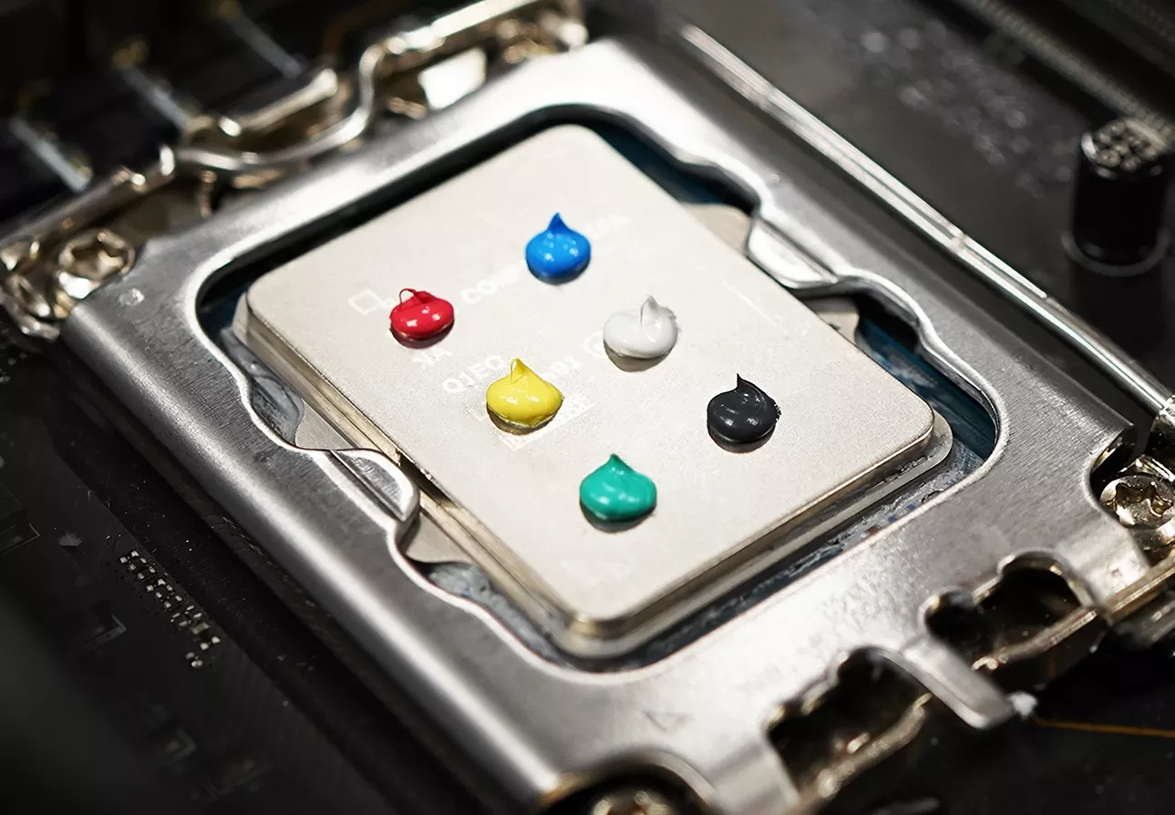 Del departamento de WTF: la pasta térmica «AI» de Cooler Master viene en seis colores diferentes