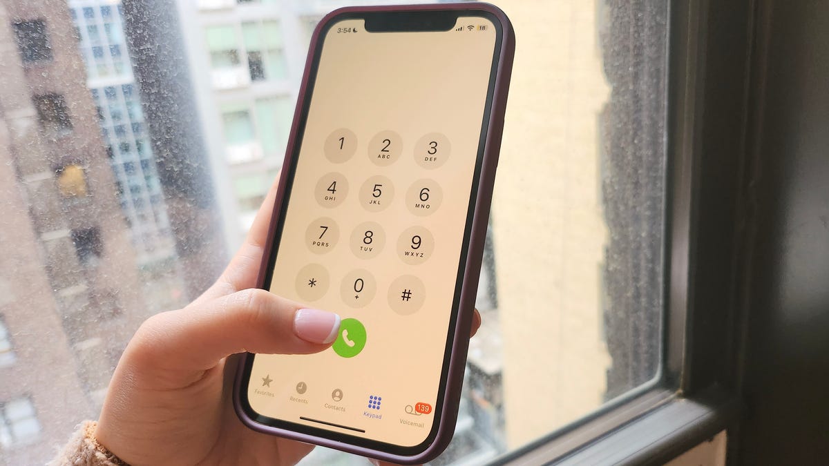Cómo grabar una llamada en tu iPhone (y comprobar si es legal en tu estado)