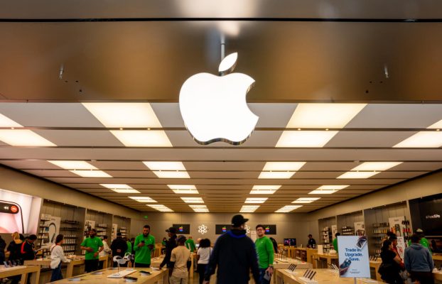 Los trabajadores de las Apple Store en Maryland han votado a favor de autorizar una huelga