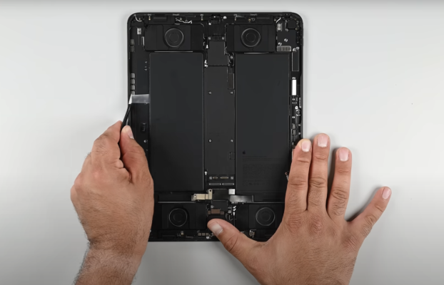 El desmontaje por parte de iFixit del nuevo iPad Pro M4 revela una batería más fácil de reemplazar