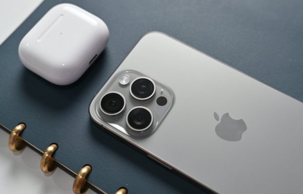 El iPhone 15 Pro Max de Apple fue el mejor teléfono del primer trimestre de 2024