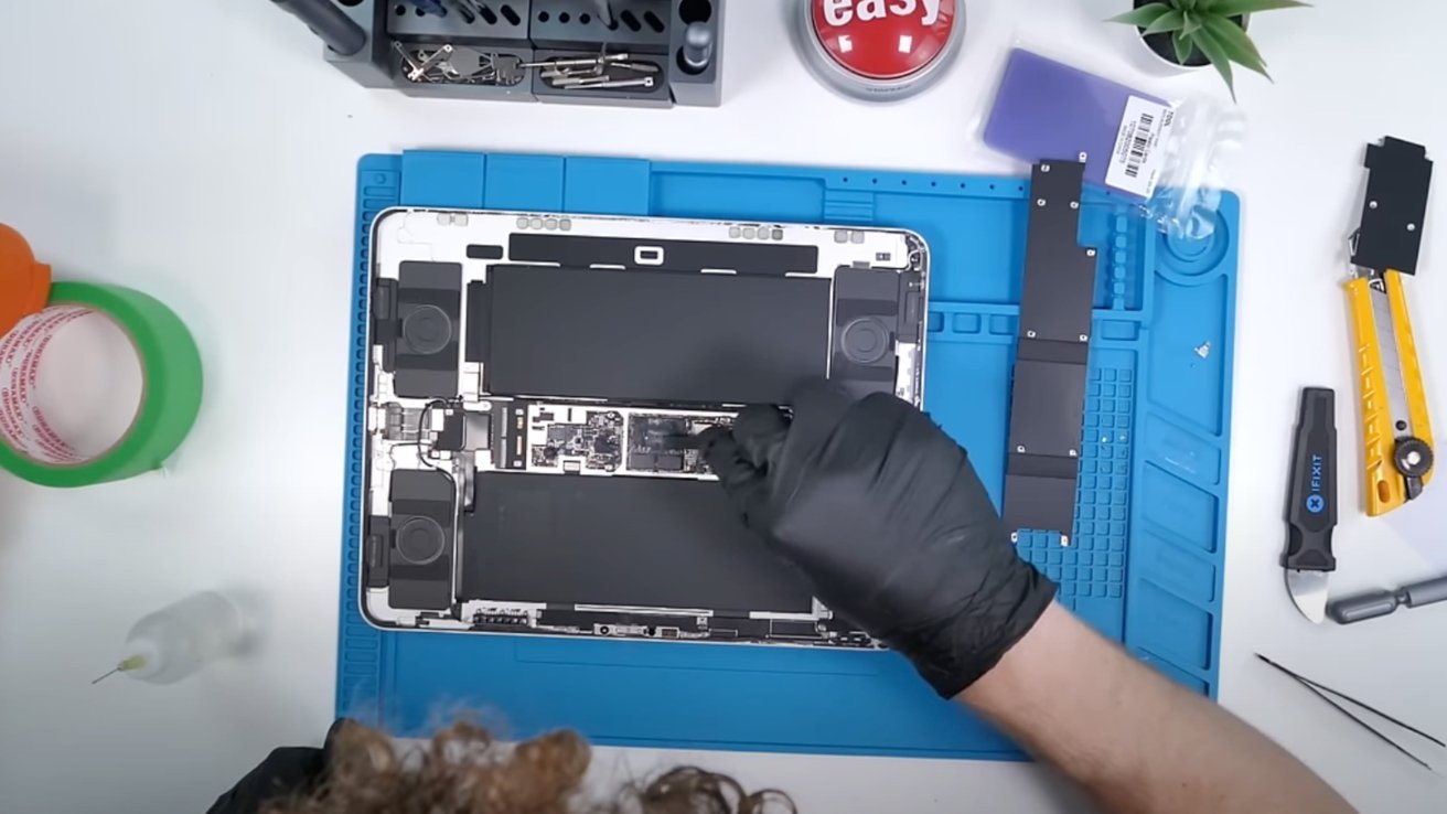 El desmontaje del iPad Pro M4 revela componentes internos altamente reparables
